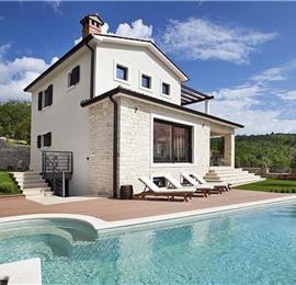 3 bedroom villa with infinity pool in Trget, Istria, sleeps 6